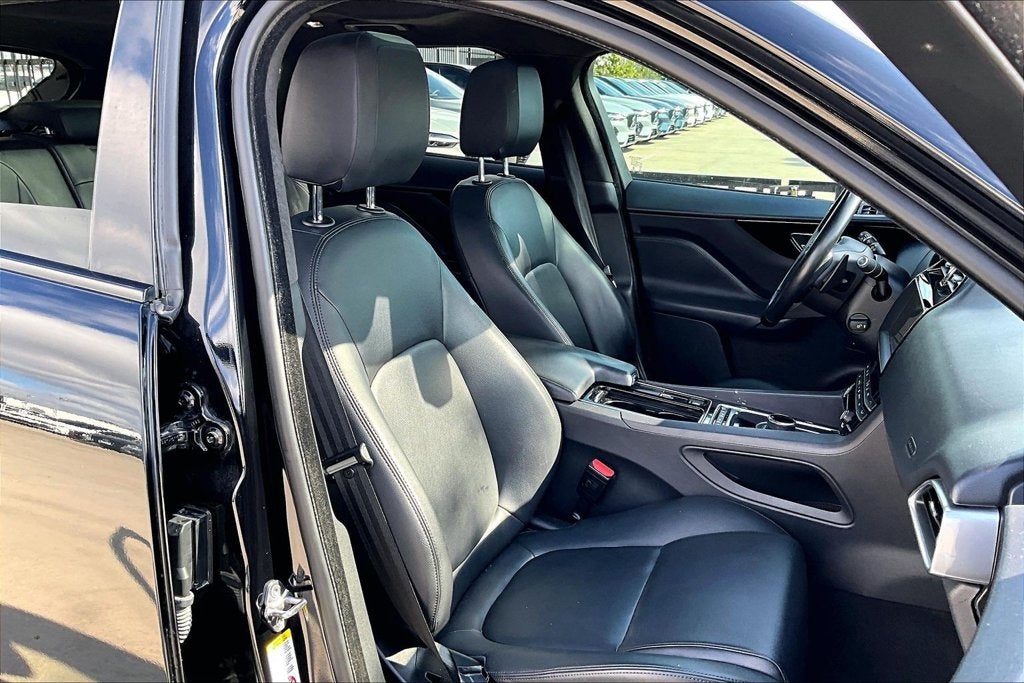 2020 Jaguar F-PACE 25t Premium