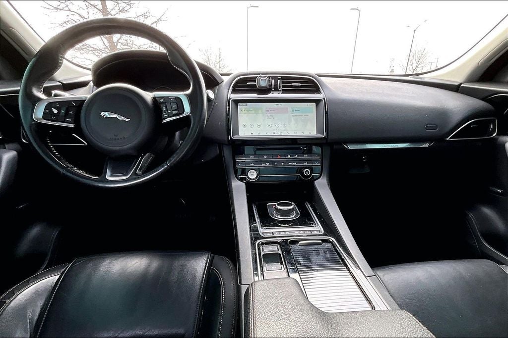 2018 Jaguar F-PACE 25t Prestige
