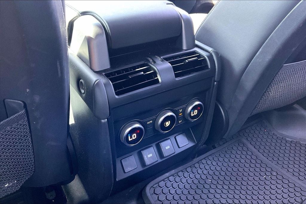 2023 Land Rover Defender 110 X-Dynamic SE