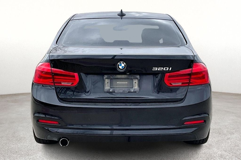 2018 BMW 3 Series 320i