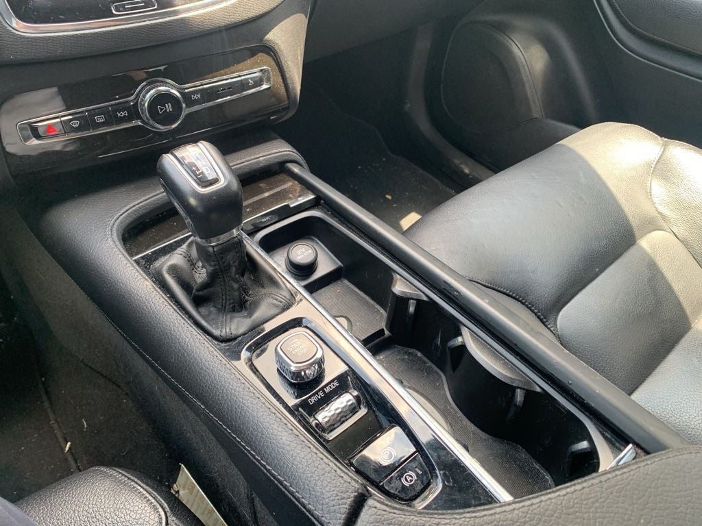 2018 Volvo XC90 T6 Momentum
