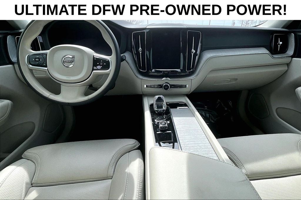 2024 Volvo XC60 B5 Ultimate Dark Theme