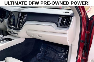 2024 Volvo XC60 B5 Ultimate Dark Theme