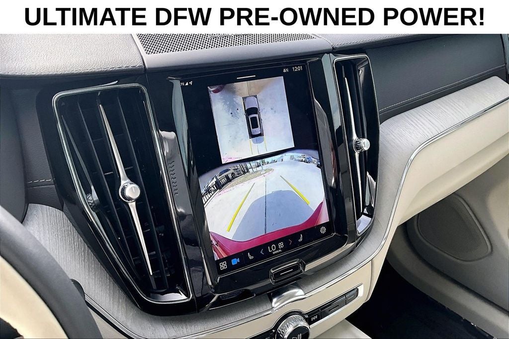 2024 Volvo XC60 B5 Ultimate Dark Theme