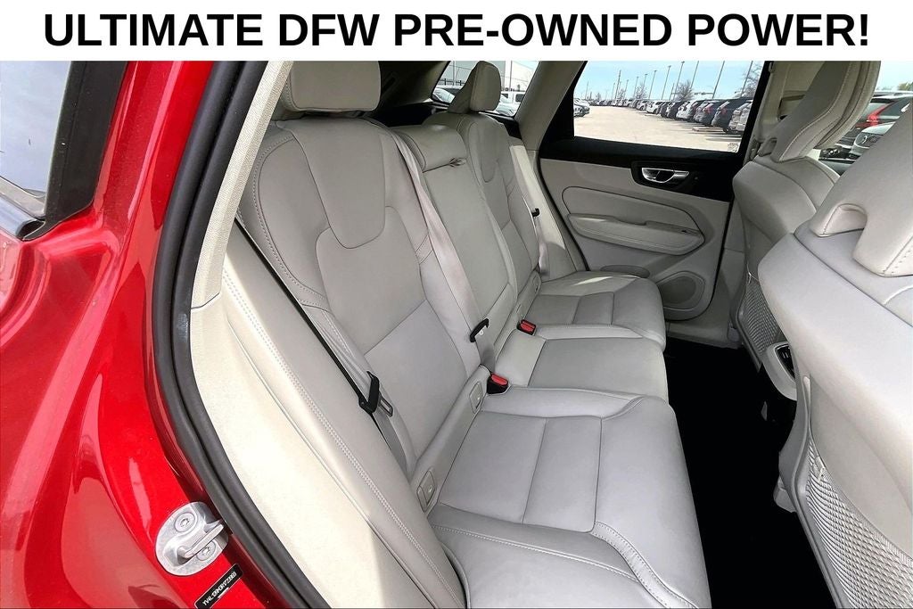 2024 Volvo XC60 B5 Ultimate Dark Theme