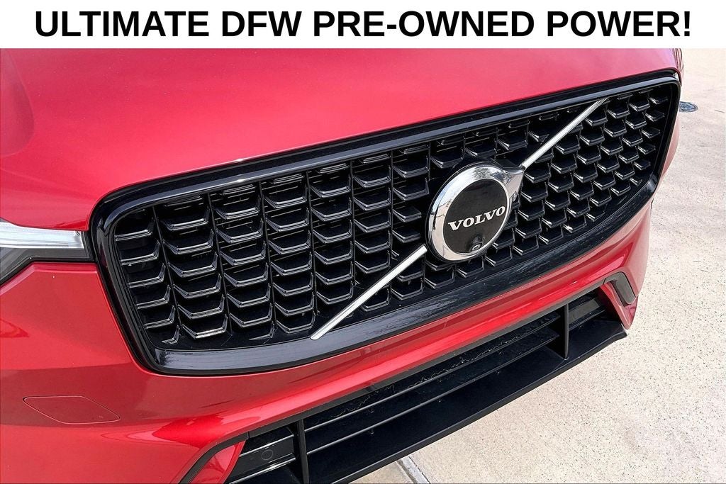 2024 Volvo XC60 B5 Ultimate Dark Theme