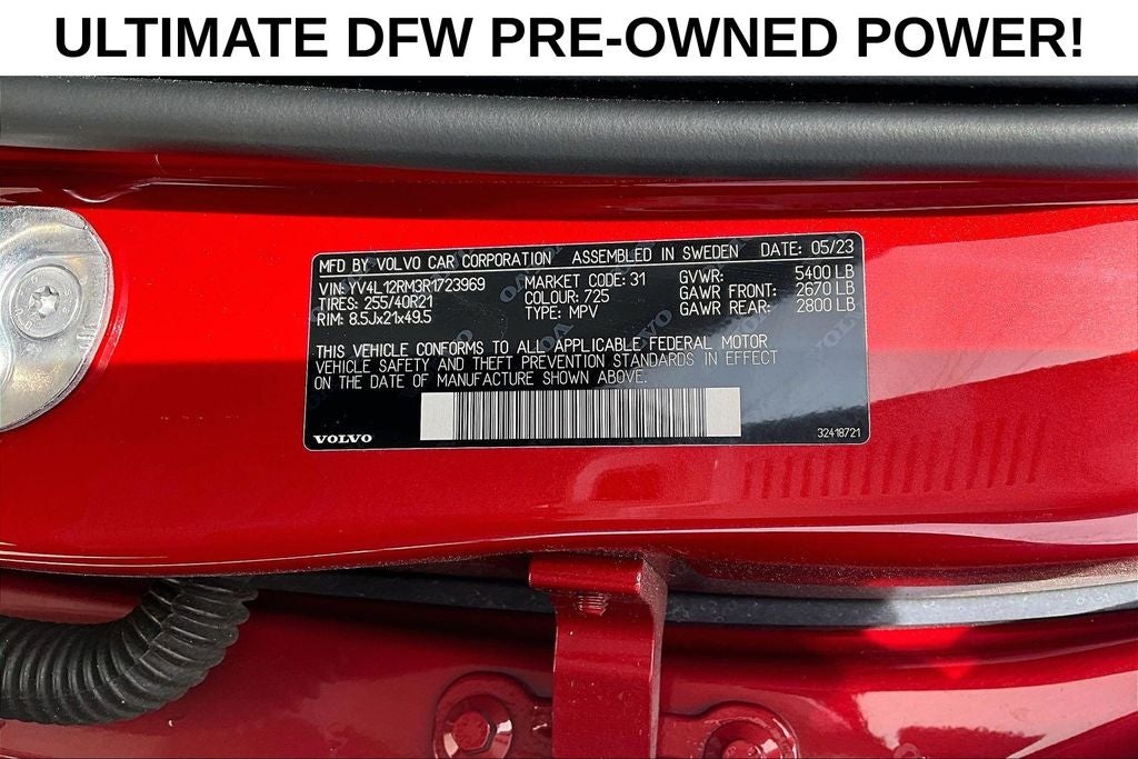 2024 Volvo XC60 B5 Ultimate Dark Theme