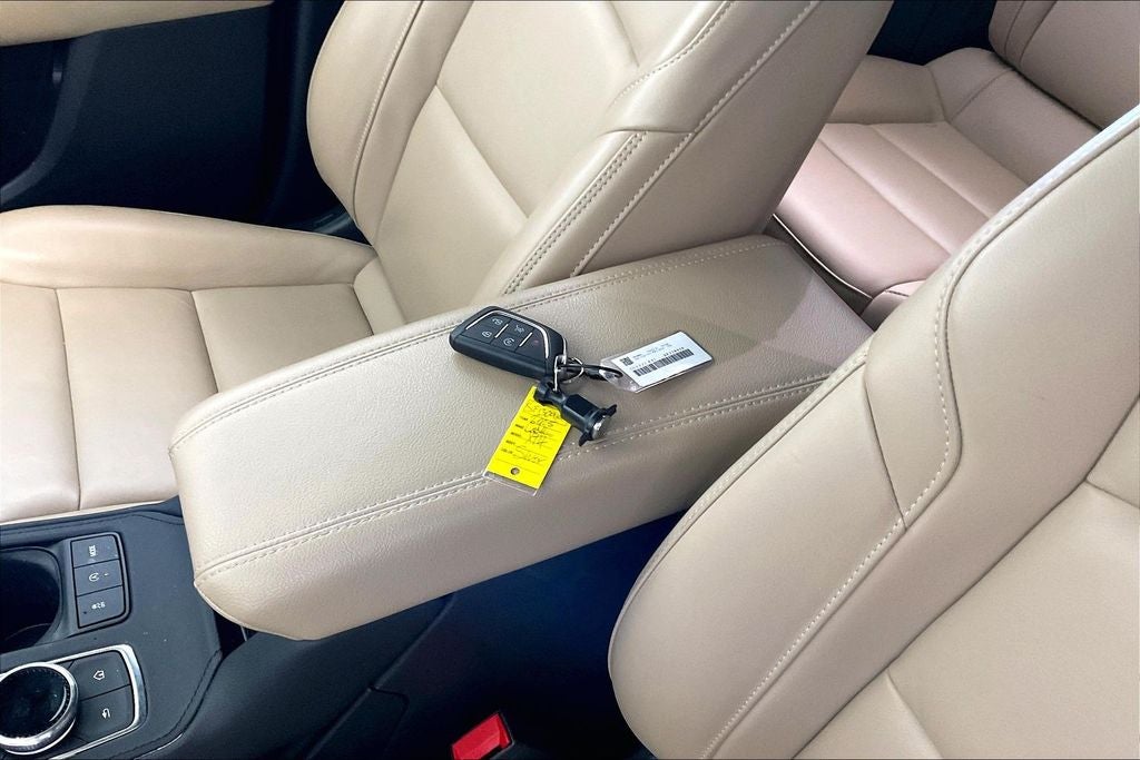 2025 Cadillac XT4 Premium Luxury