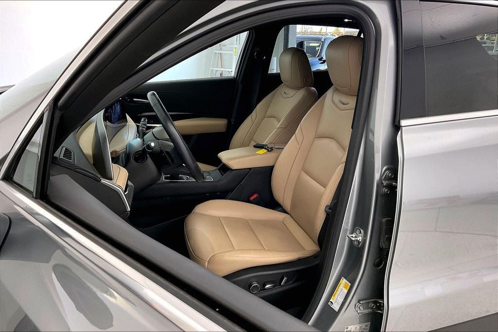 2025 Cadillac XT4 Premium Luxury