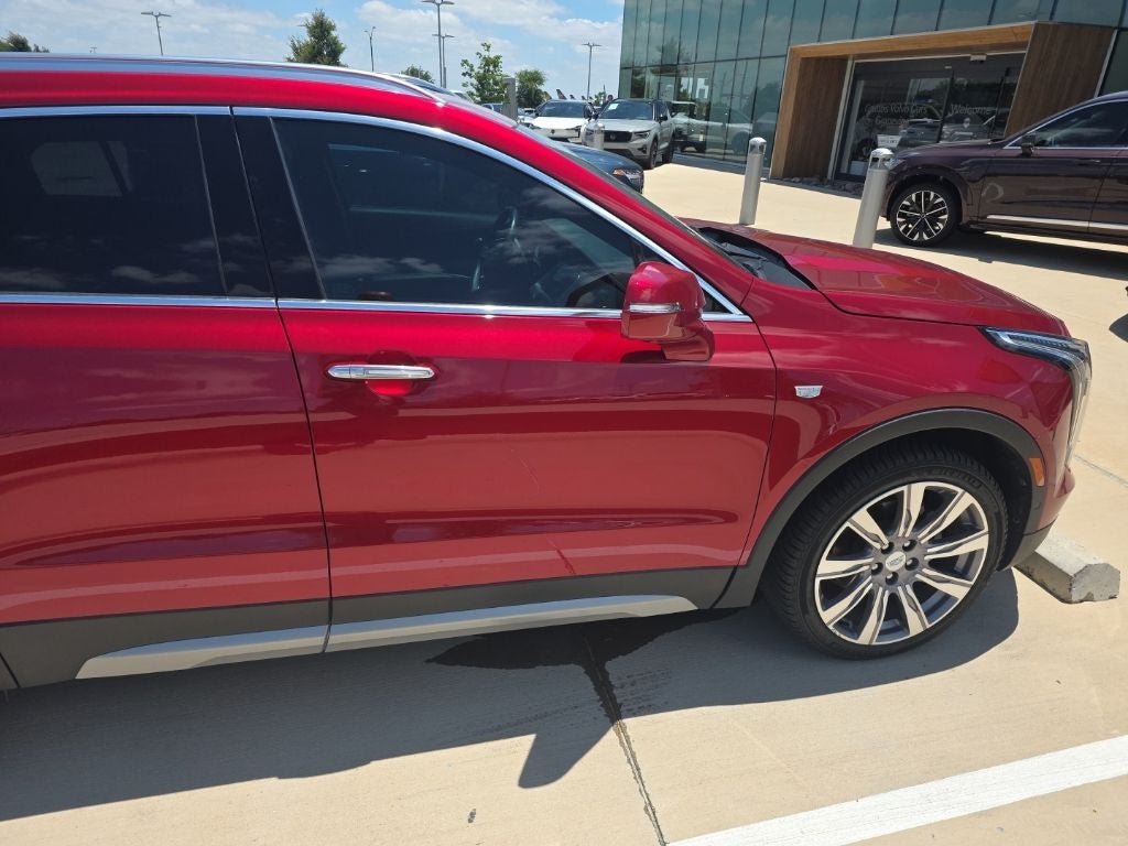 2021 Cadillac XT4 Premium Luxury