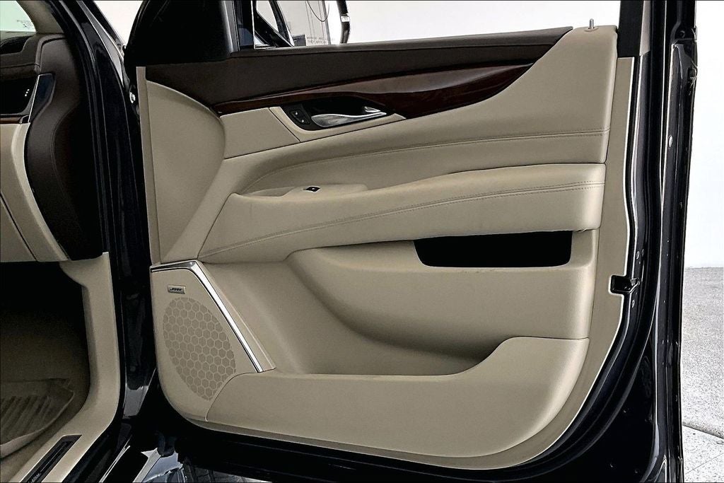 2017 Cadillac Escalade Luxury