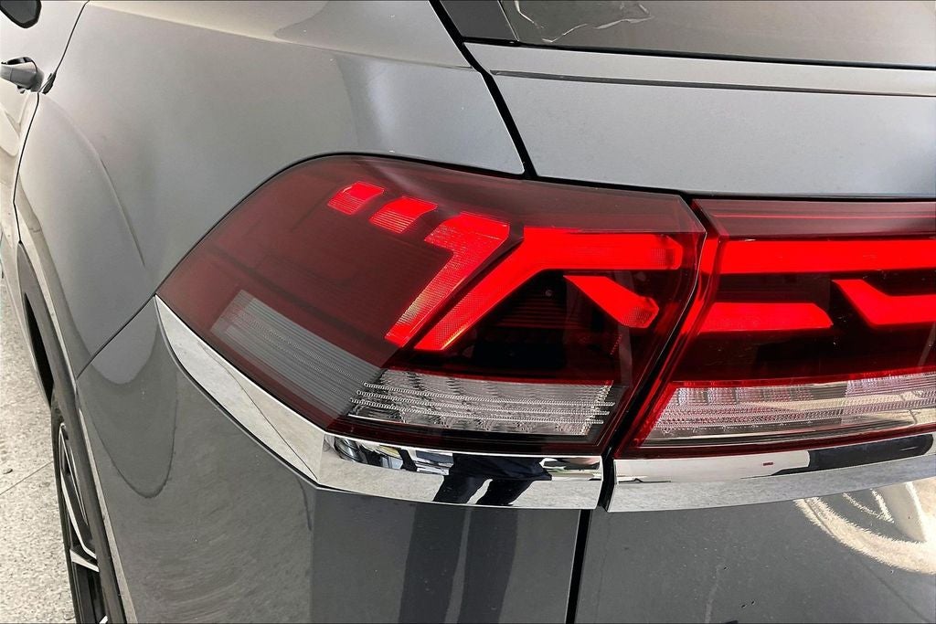 2024 Volkswagen Atlas Cross Sport 2.0T SEL Premium R-Line