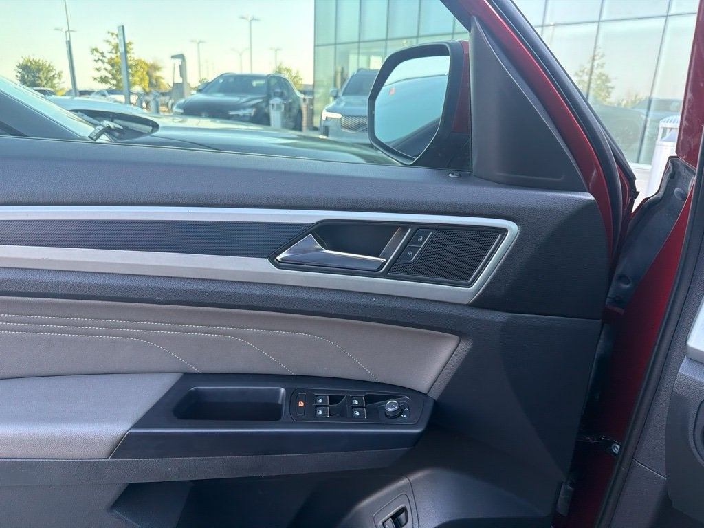 2021 Volkswagen Atlas Cross Sport 3.6L V6 SE w/Technology R-Line