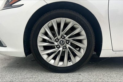 2020 Lexus ES 300h Ultra Luxury