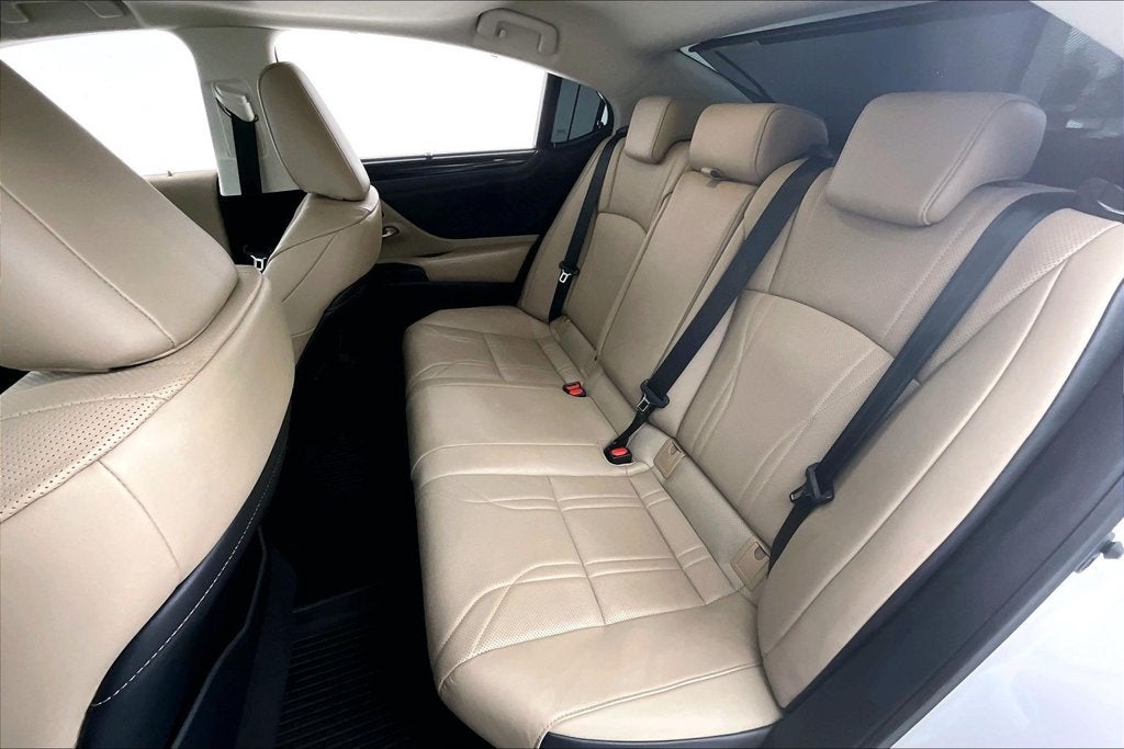 2020 Lexus ES 300h Ultra Luxury