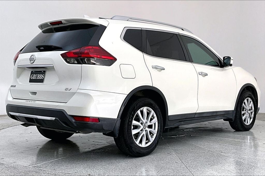 2017 Nissan Rogue SV