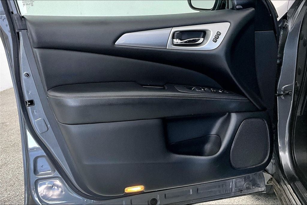 2019 Nissan Pathfinder SL