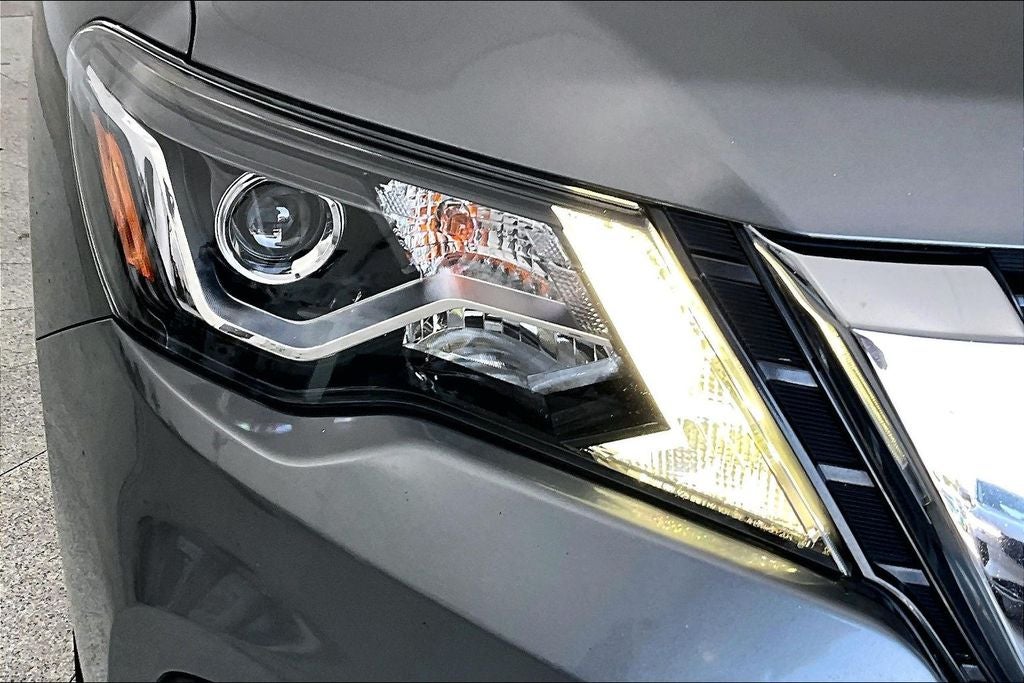 2019 Nissan Pathfinder SL