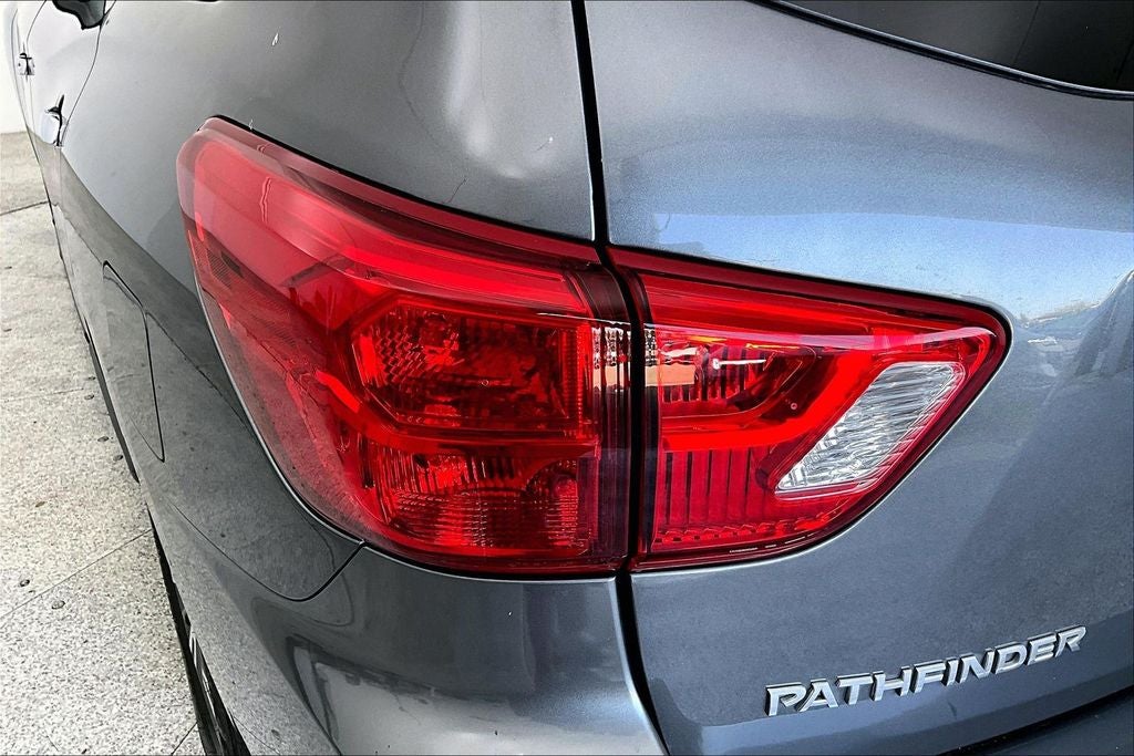 2019 Nissan Pathfinder SL