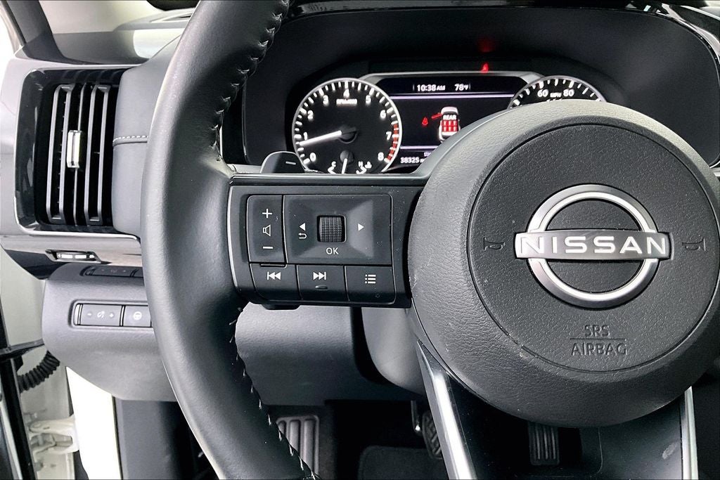 2024 Nissan Pathfinder SV