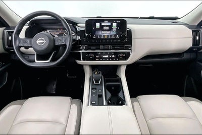 2022 Nissan Pathfinder SL