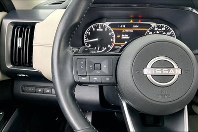 2022 Nissan Pathfinder SL