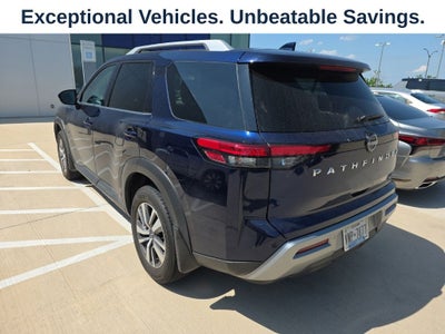 2022 Nissan Pathfinder SL