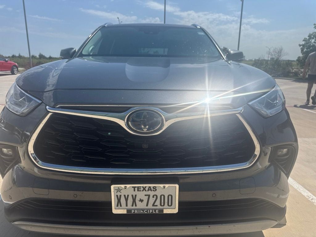 2020 Toyota Highlander Hybrid Platinum