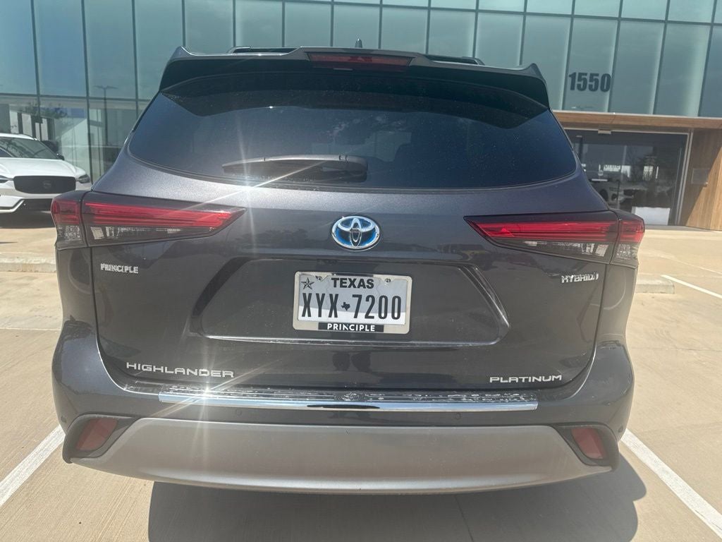 2020 Toyota Highlander Hybrid Platinum