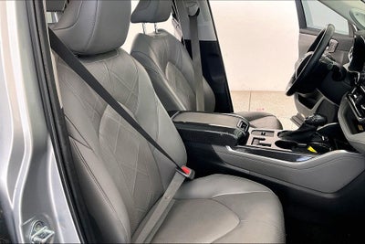 2023 Toyota Highlander Hybrid Platinum