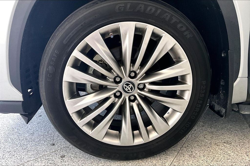 2023 Toyota Highlander Hybrid Platinum