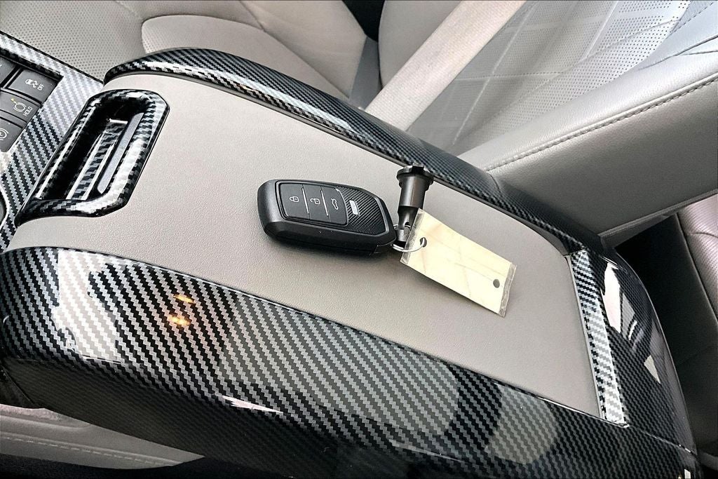 2023 Toyota Highlander Hybrid Platinum