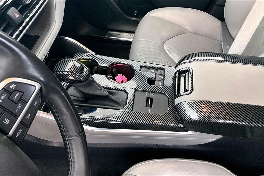 2023 Toyota Highlander Hybrid Platinum