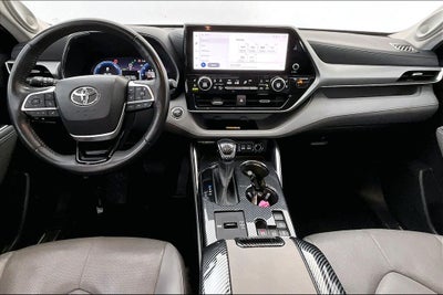 2023 Toyota Highlander Hybrid Platinum