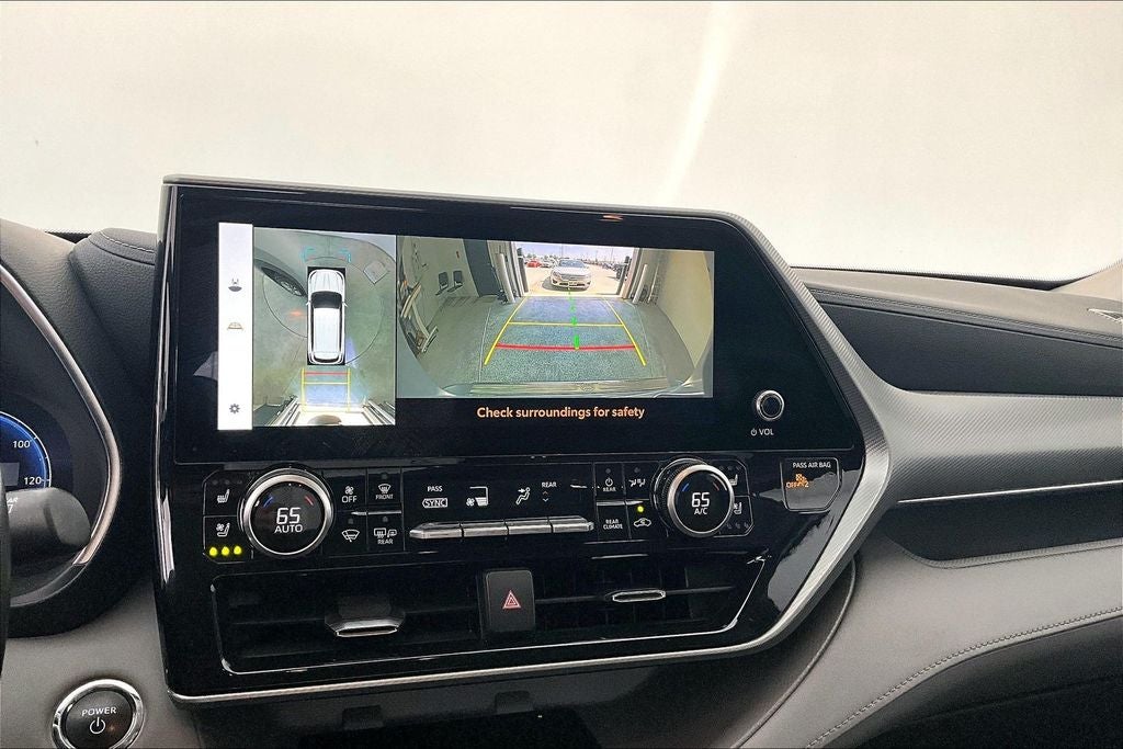 2023 Toyota Highlander Hybrid Platinum