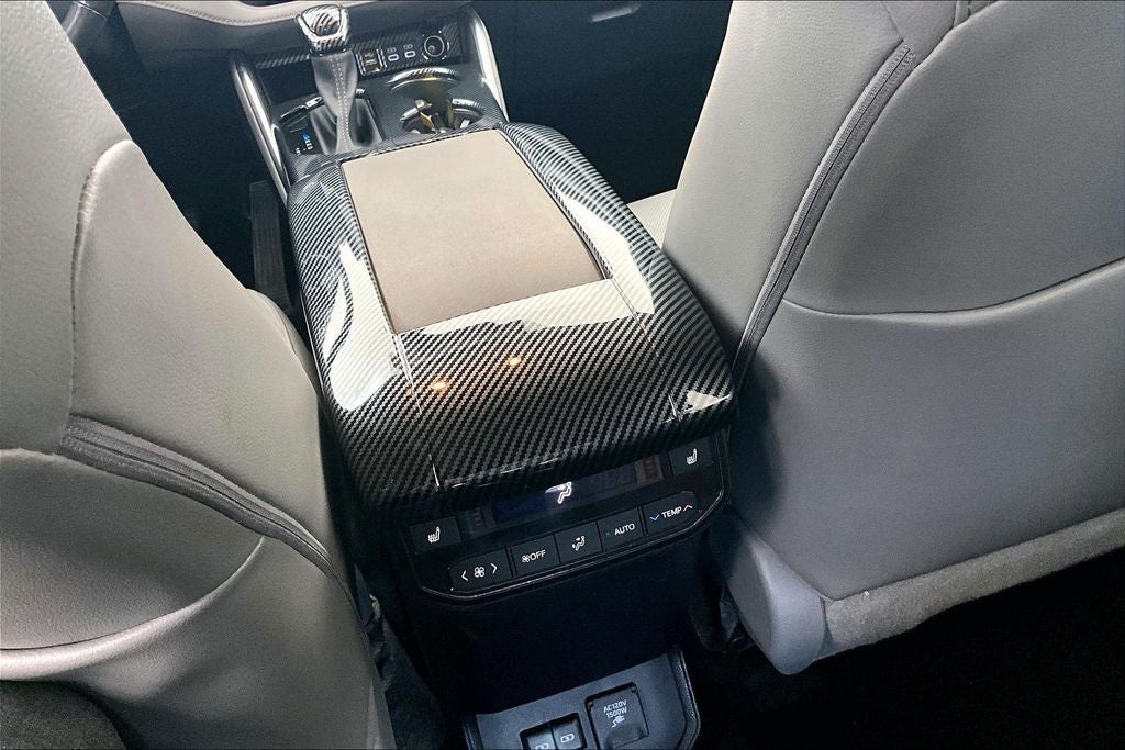 2023 Toyota Highlander Hybrid Platinum