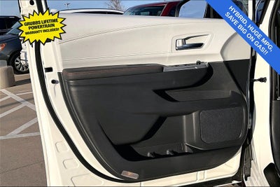 2024 Toyota Sienna XSE 8 Passenger