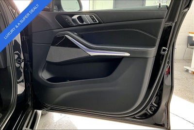 2025 BMW X7 xDrive40i