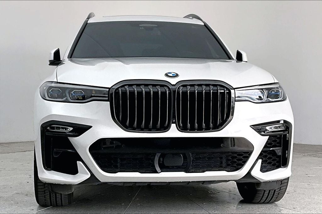 2022 BMW X7 M50i