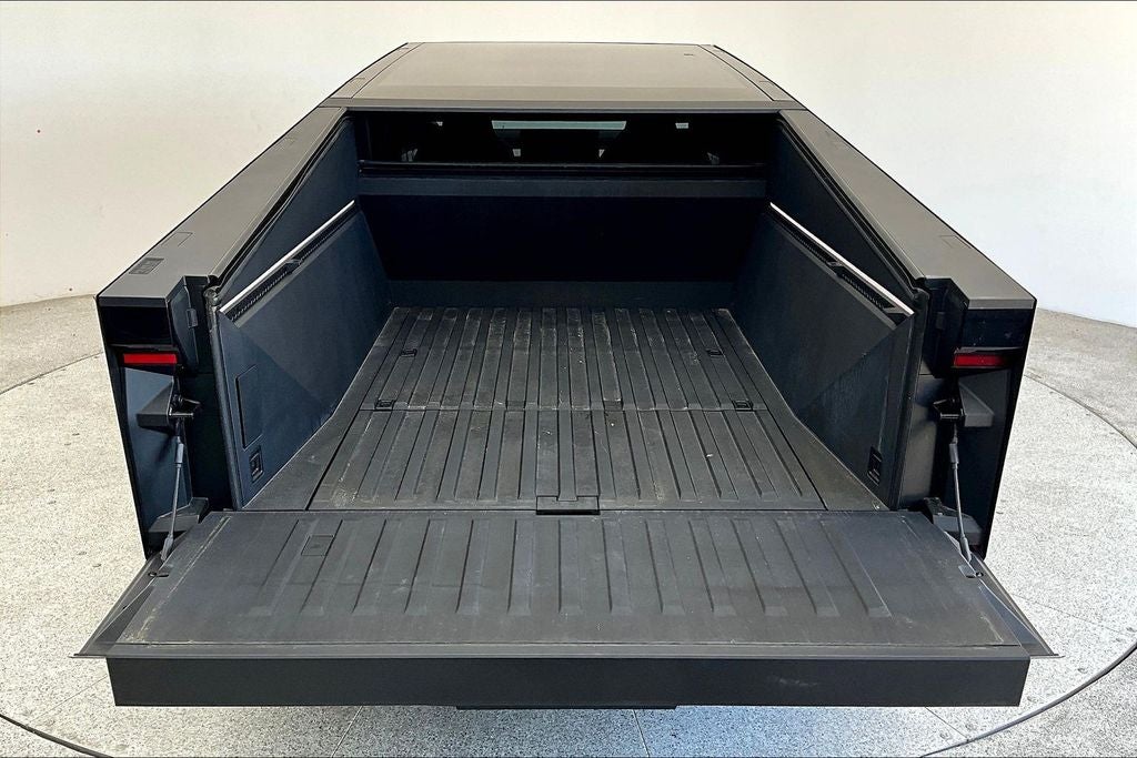 2024 Tesla Cybertruck Cyberbeast