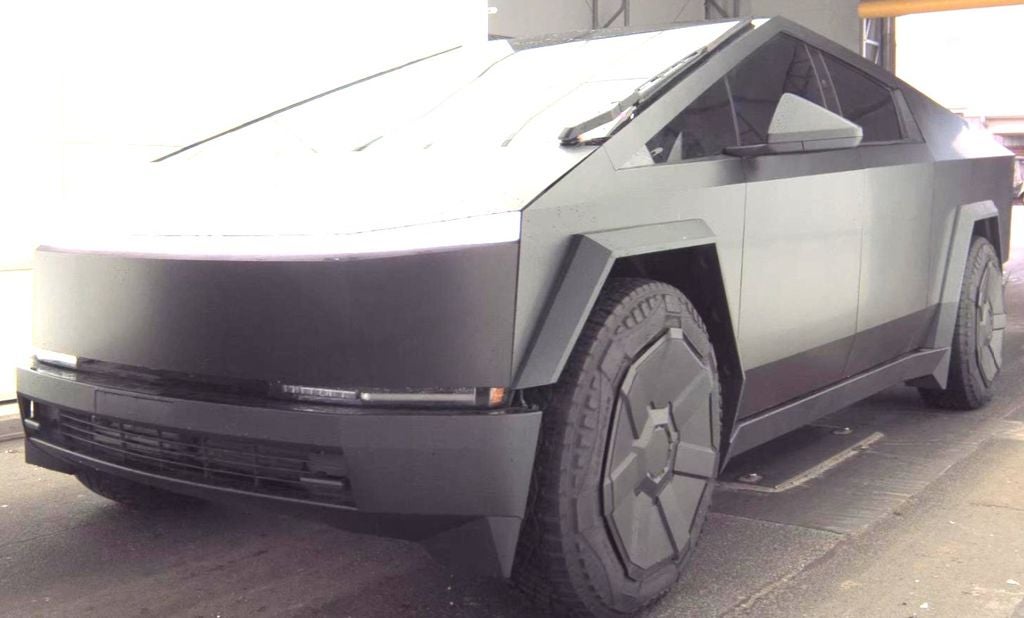 2024 Tesla Cybertruck Cyberbeast