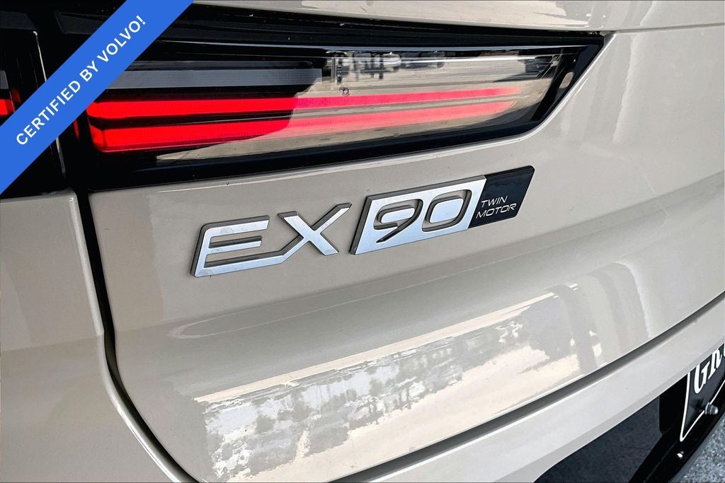 2025 Volvo EX90 Twin Motor Plus 6-Seater