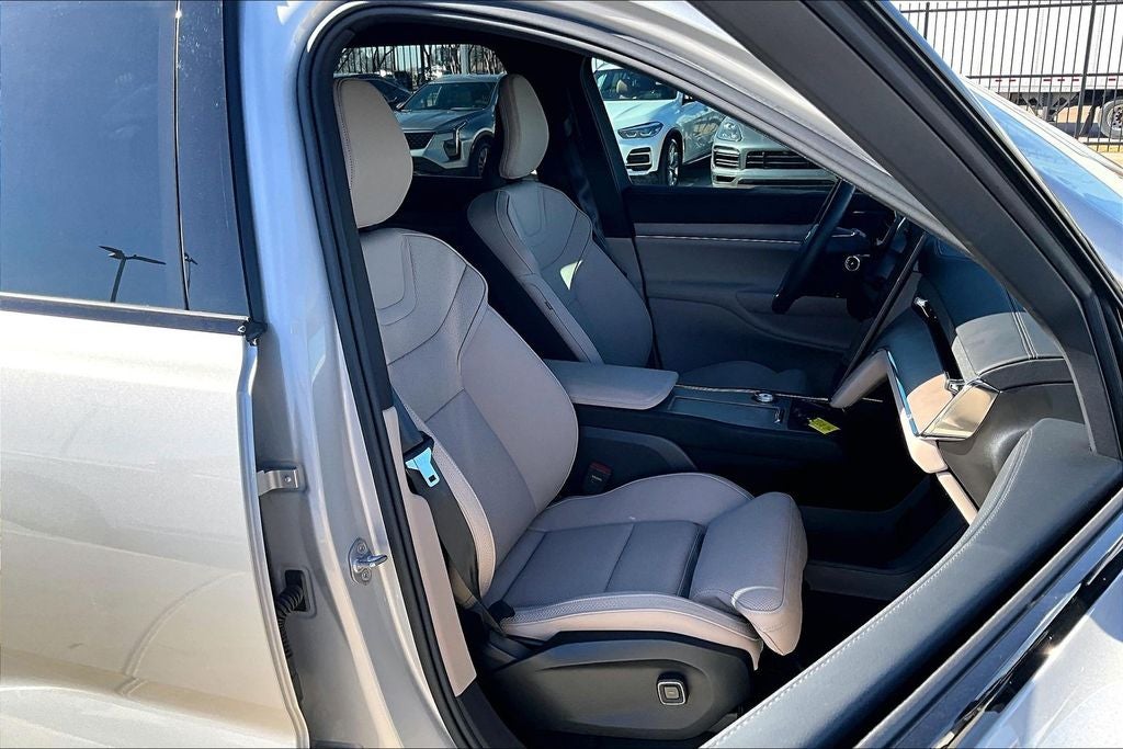 2025 Volvo EX90 Twin Motor Ultra 7-Seater