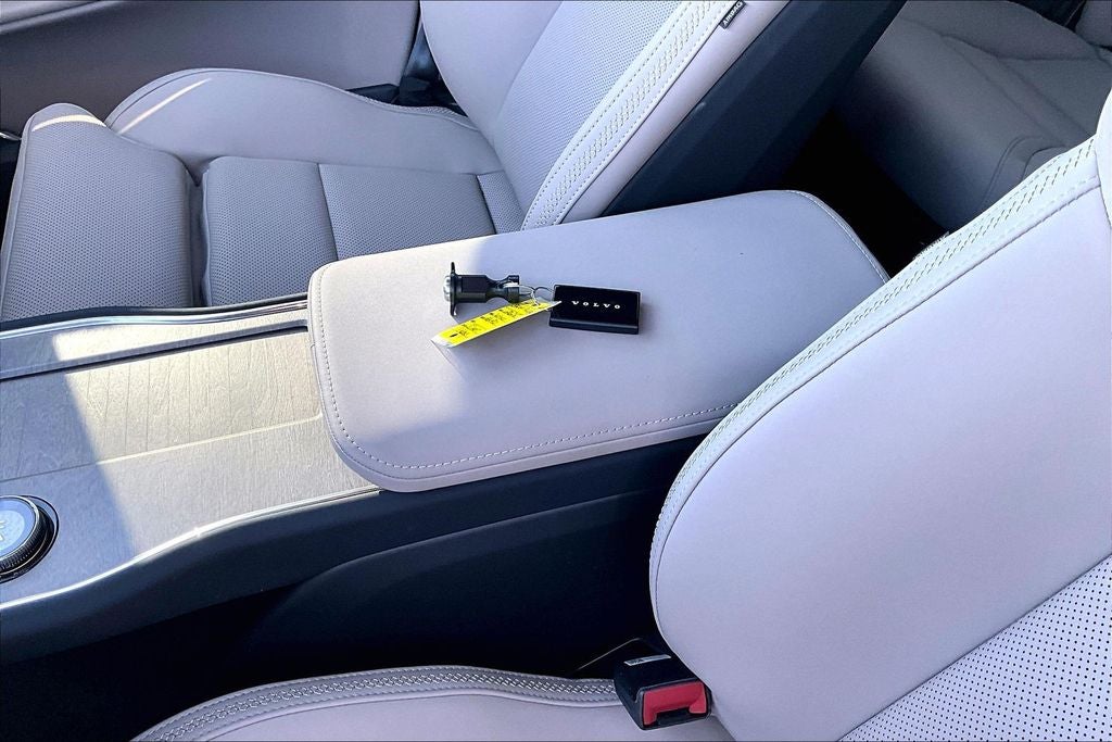 2025 Volvo EX90 Twin Motor Ultra 7-Seater