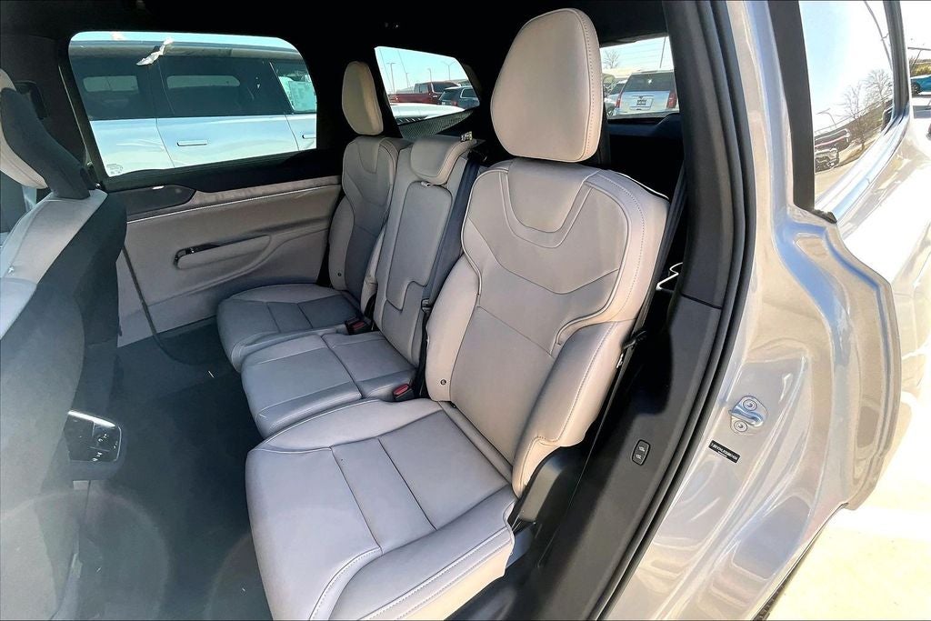 2025 Volvo EX90 Twin Motor Ultra 7-Seater