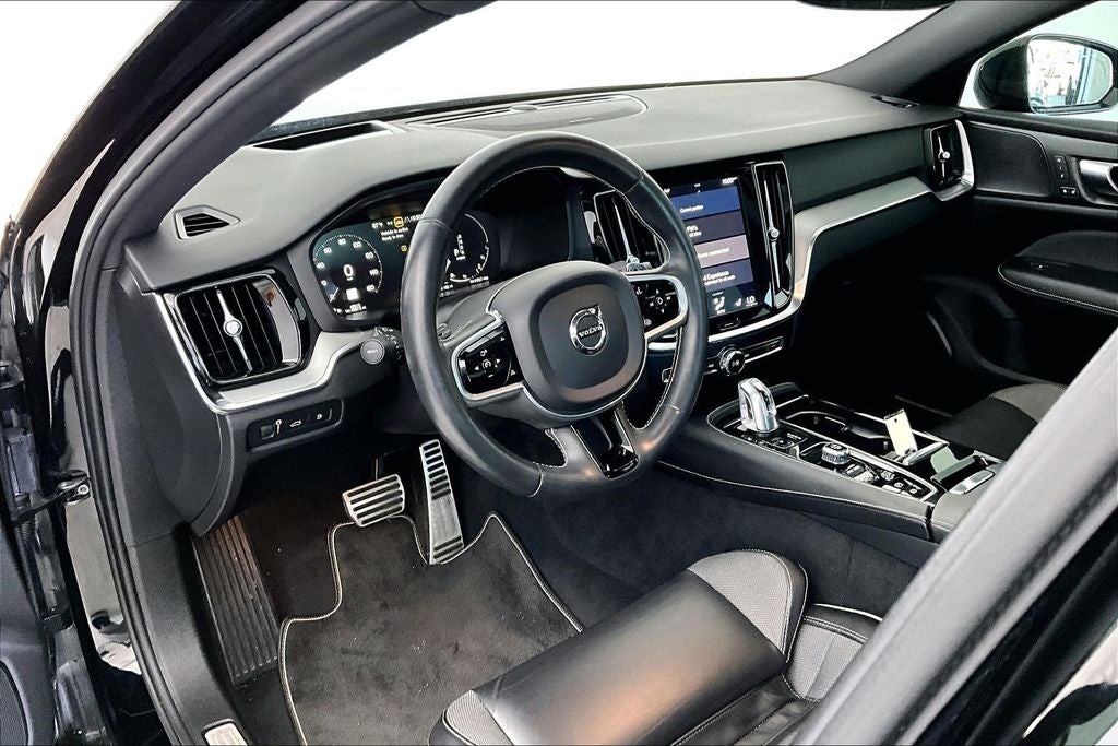 2019 Volvo S60 Hybrid T8 R-Design