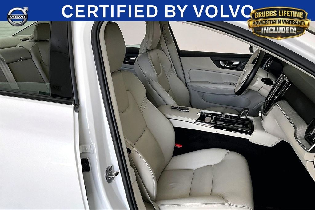 2025 Volvo S60 Plug-In Hybrid T8 Plus