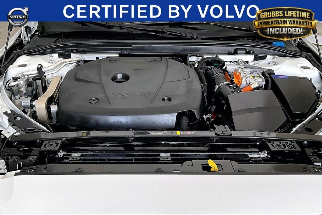 2025 Volvo S60 Plug-In Hybrid T8 Plus
