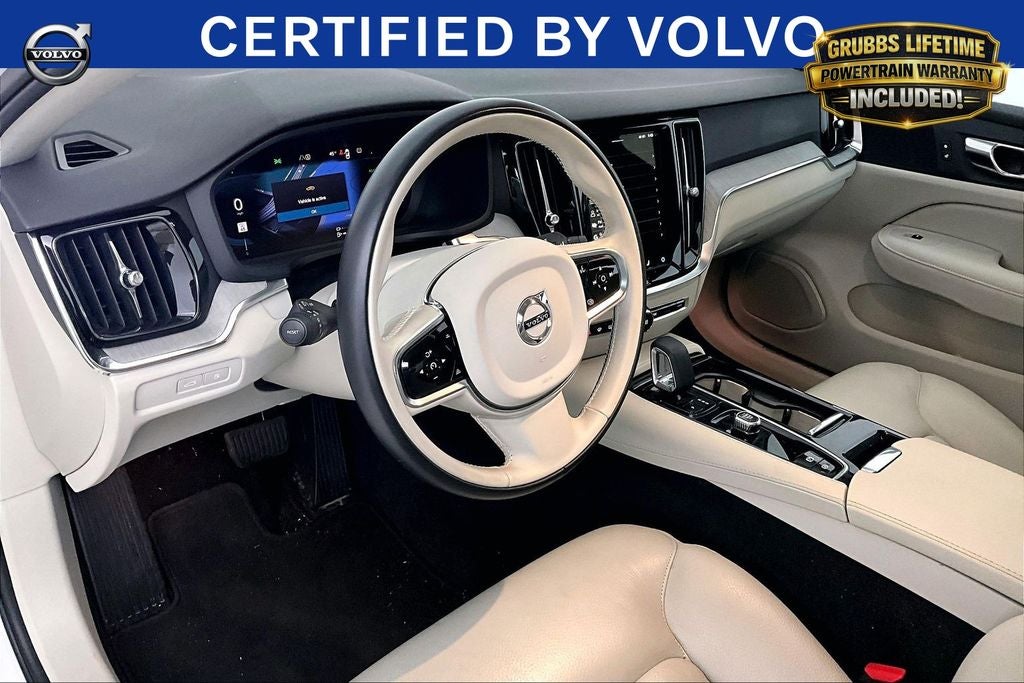 2025 Volvo S60 Plug-In Hybrid T8 Plus