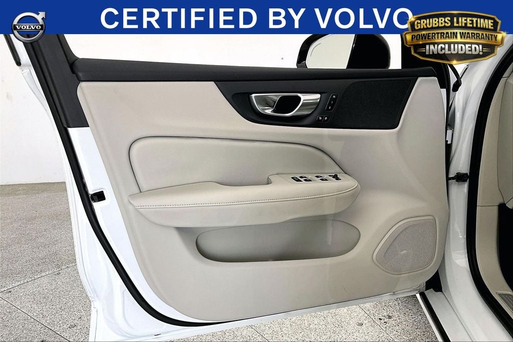 2025 Volvo S60 Plug-In Hybrid T8 Plus